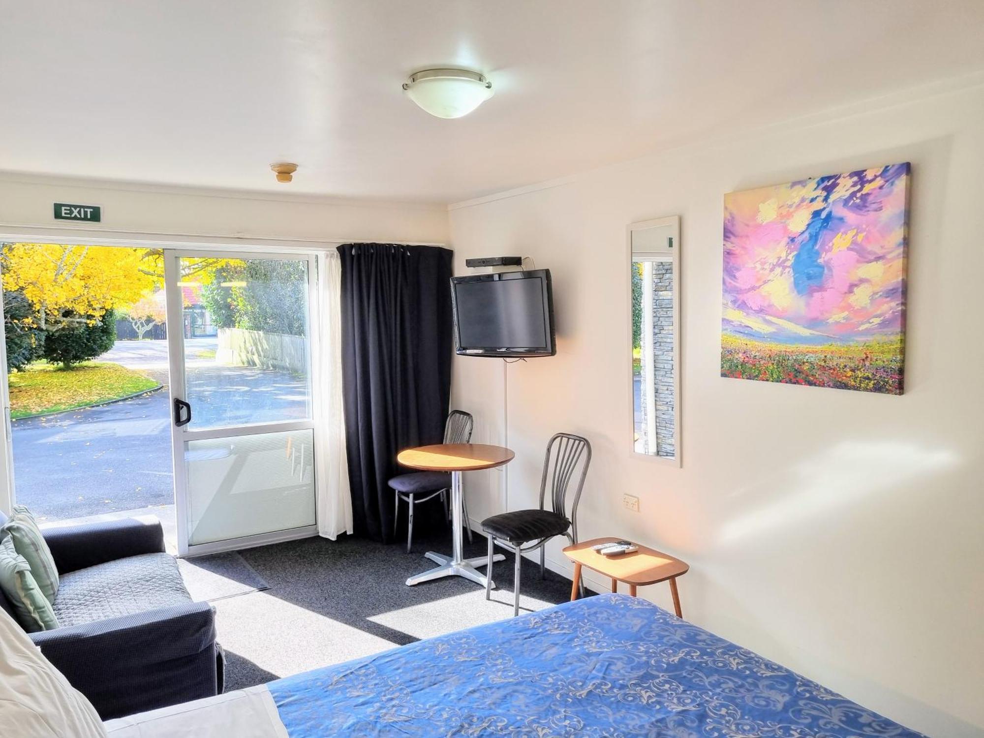 Cambrian Lodge Motel Cambridge Exterior photo